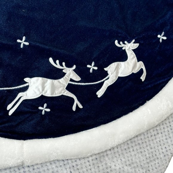 Christmas Midnight Blue White Trim Silhouette Santa Sleigh Reindeer Tree Skirt - Picture 5 of 12
